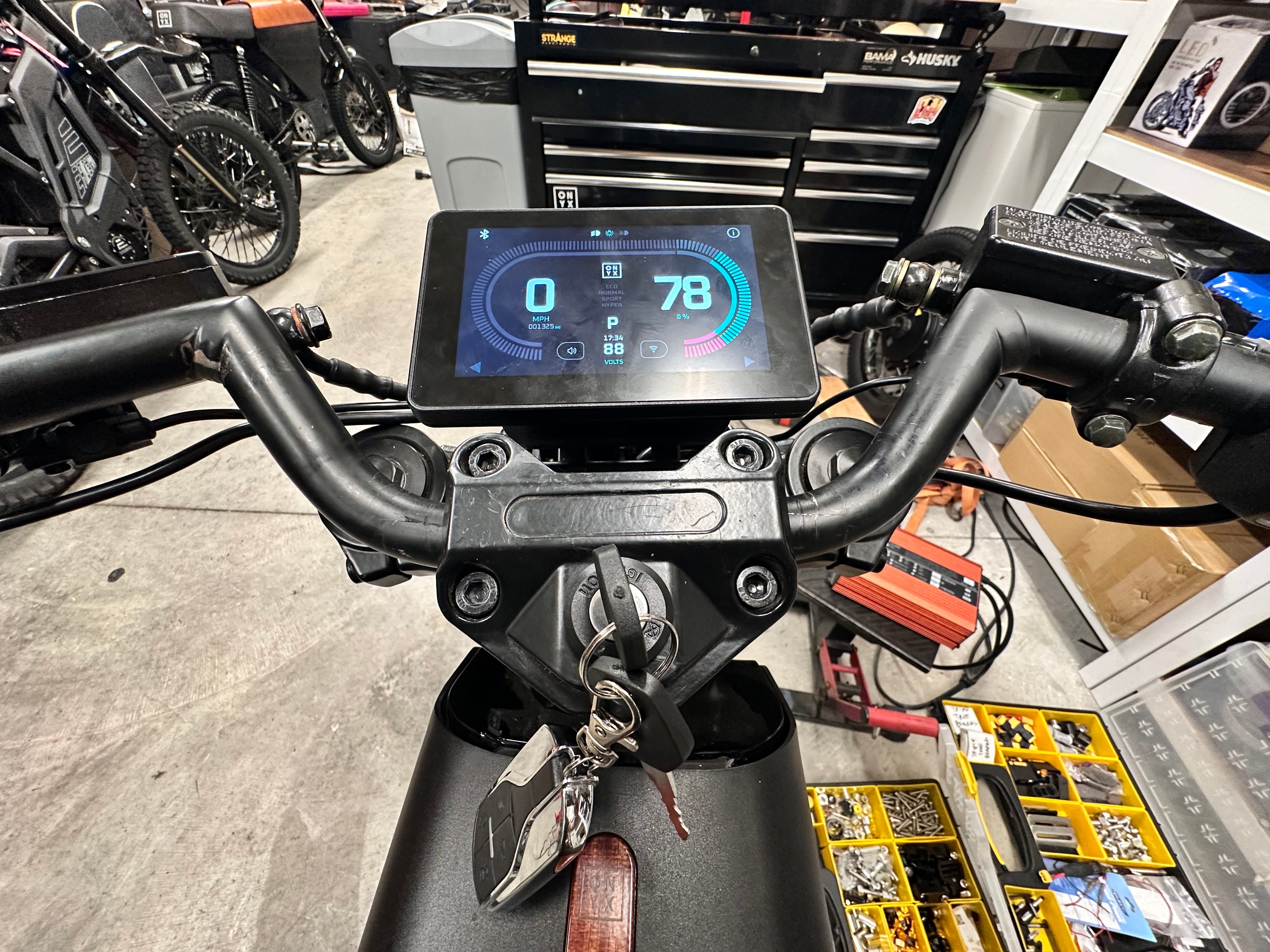 Displacer - Display relocater for ONYX 80v