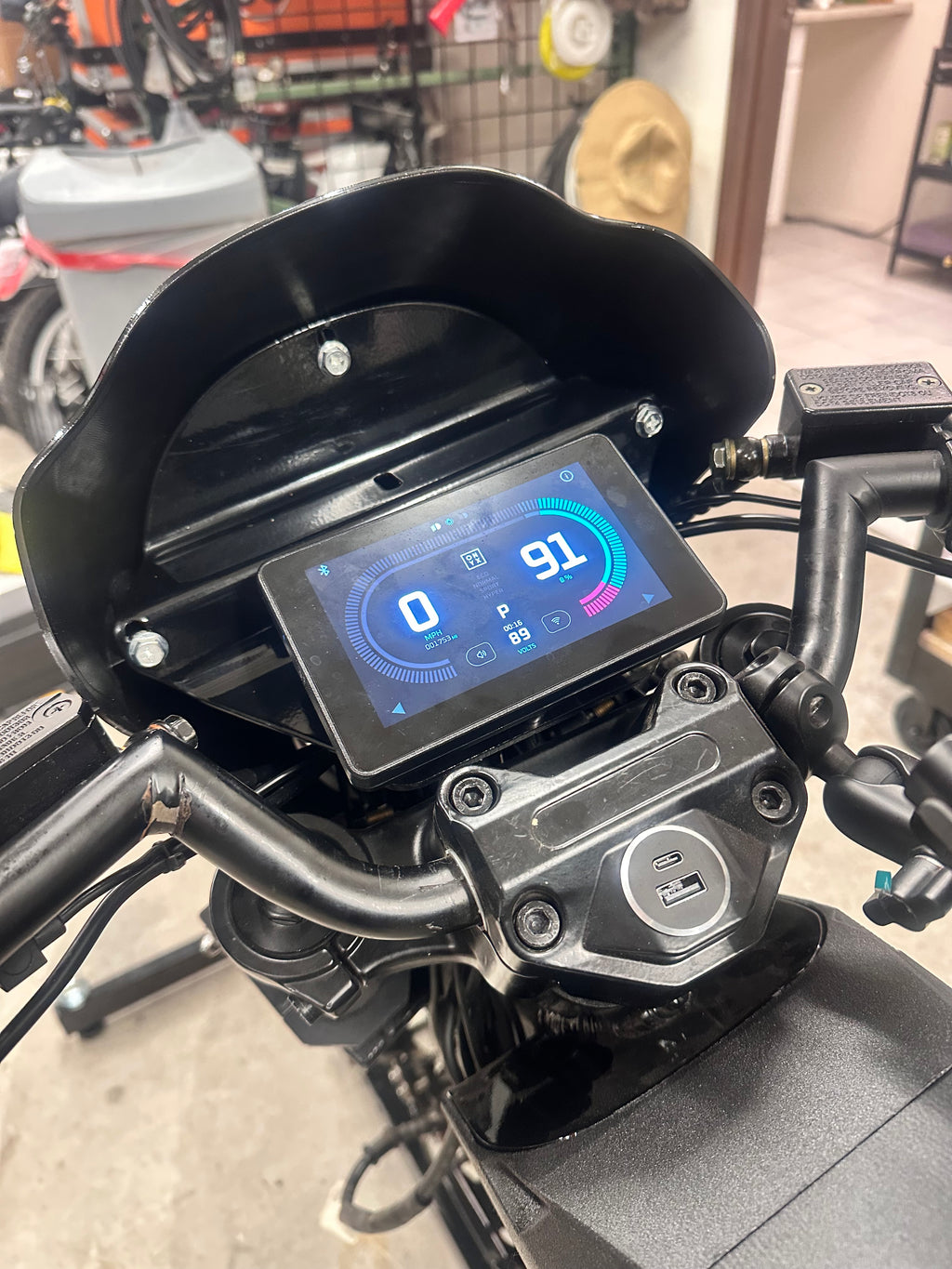 Displacer - Display relocater for ONYX 80v